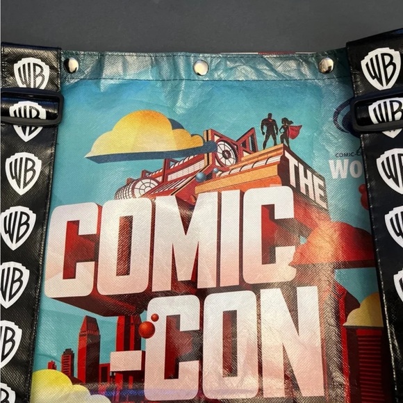 Large Shopping Backpack Warner Brothers Comic Con 2019 - Picture 7 of 9